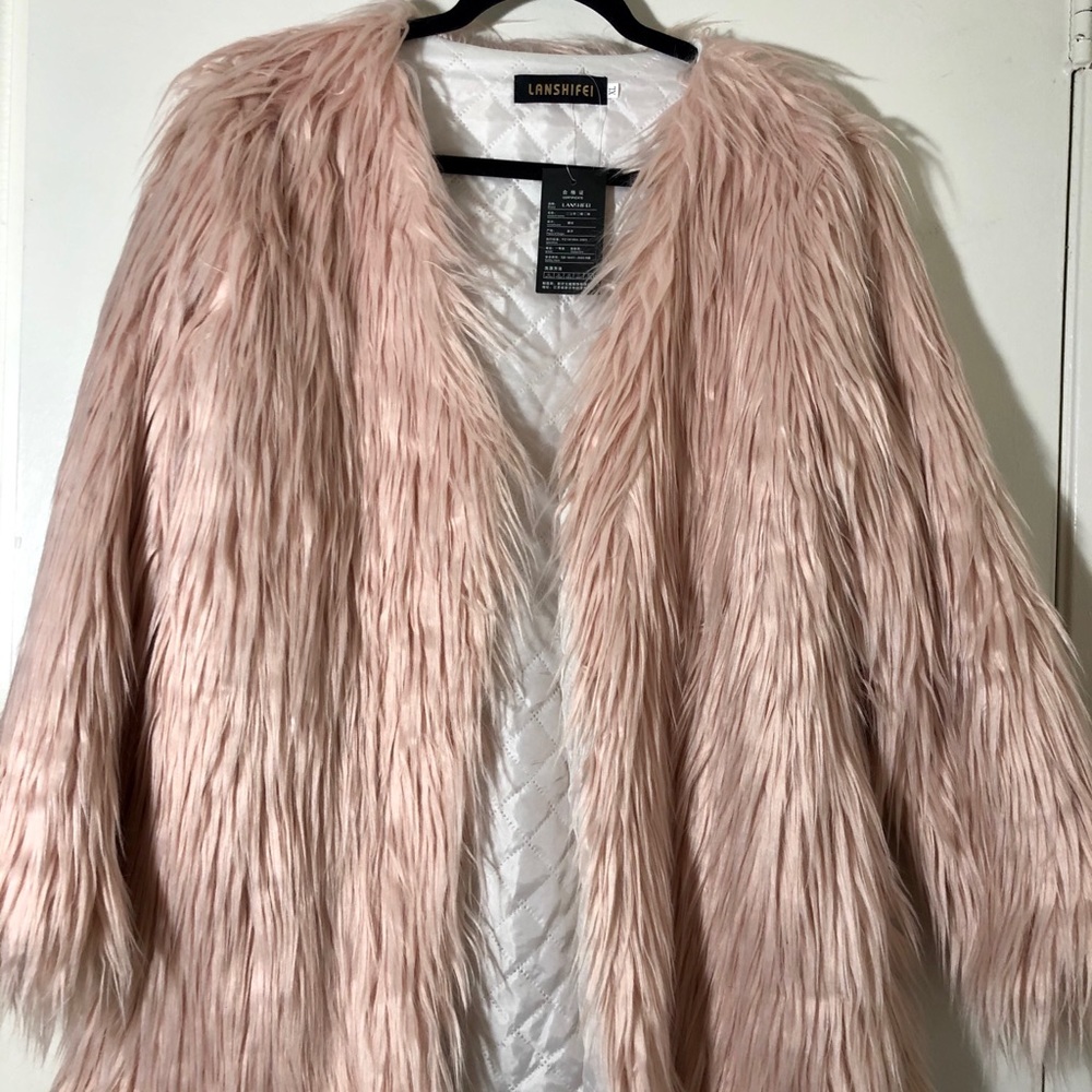 FUZZY Salmon/beige/light pink JACKET! NEW‼️‼️